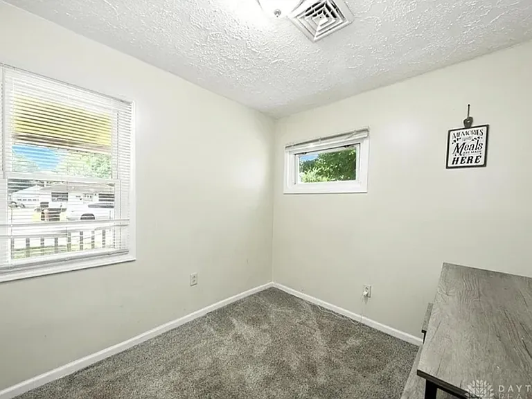3713 Evansville Ave — Photo 15