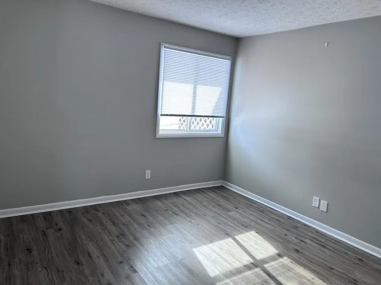 947 W McKay Rd — Photo 13