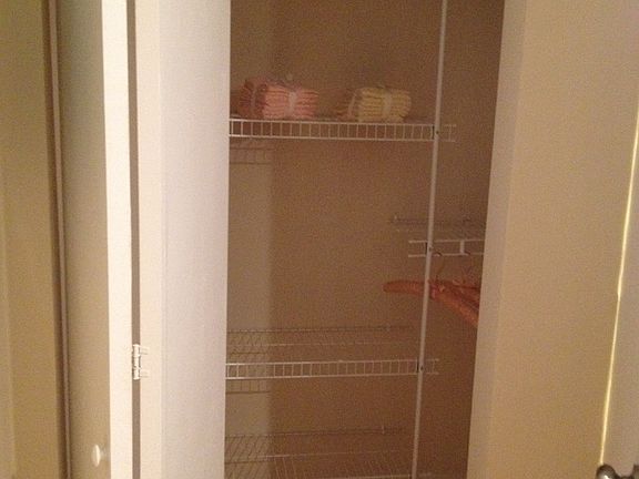 5th image of 1210 W Granville Ave #1