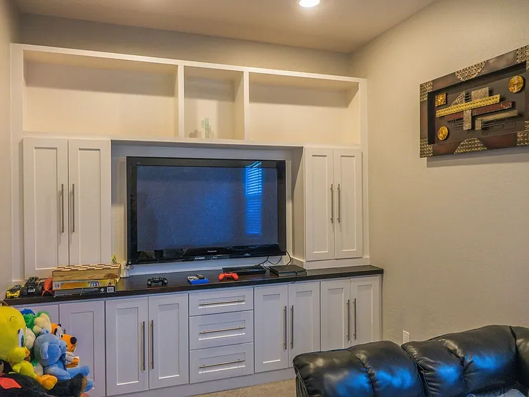 9775 W Rowel Rd — Photo 11