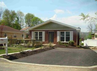 16 Beekman St, Poughkeepsie, NY 12601
