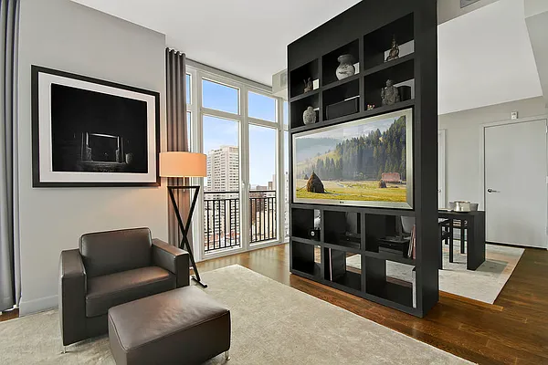 Sold by Corcoran | media 27