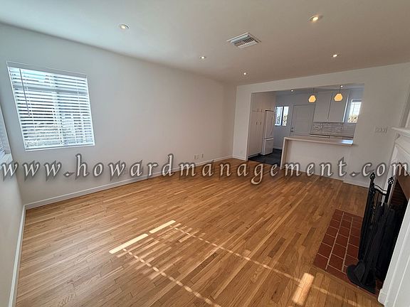 2nd image of 2017 Euclid St APT D