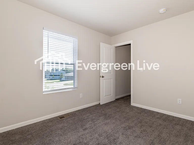 116 Burlington Dr — Photo 15