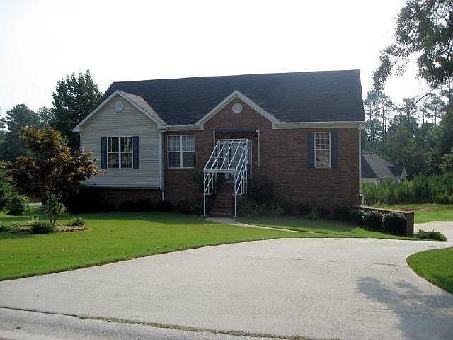 1st image of 2822 Fieldstone Dr SE