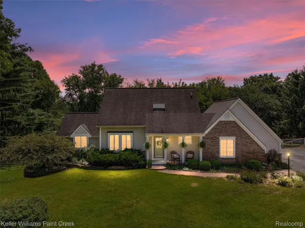 2611 Quail Run St, Rochester, MI 48306