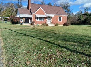 921 Apperson Dr, Salem, VA 24153