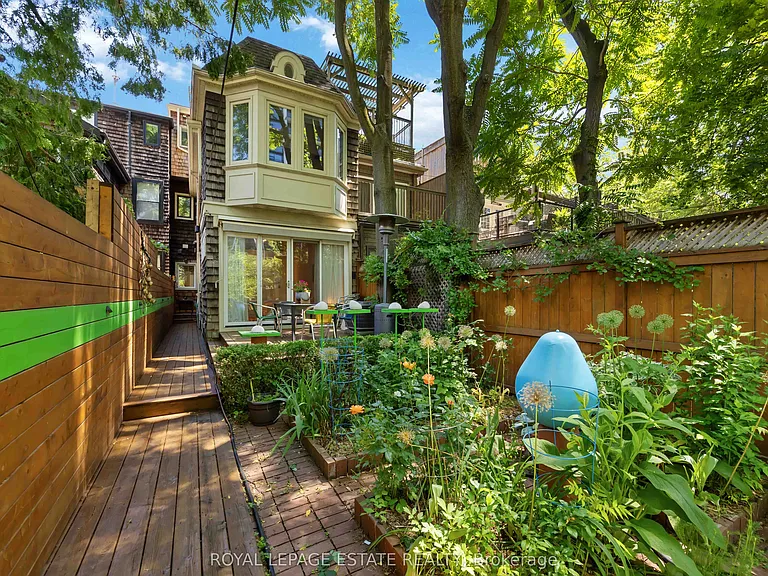 100 Seaton St — Photo 25