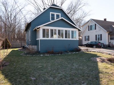 5082 N Riverview Dr, Kalamazoo, MI, 49004