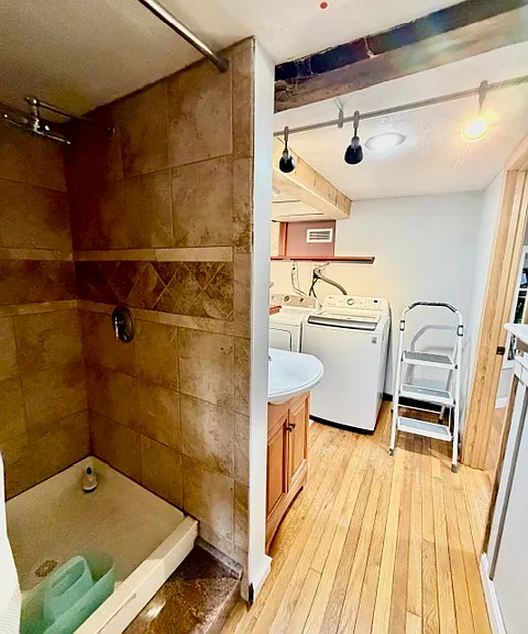 64 Robertson St — Photo 49