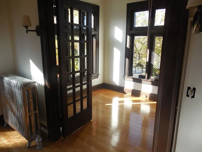 833 18th St #6 — Photo 8