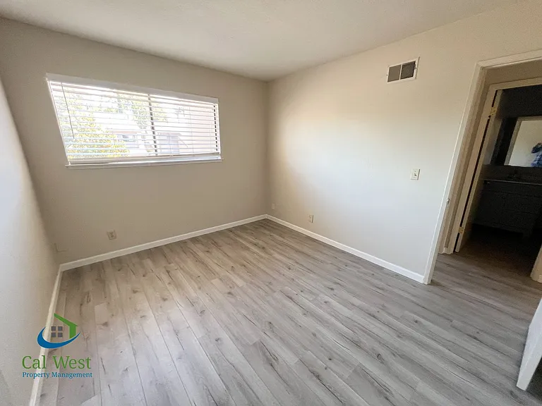 6547 Cobblestone Ct — Photo 21