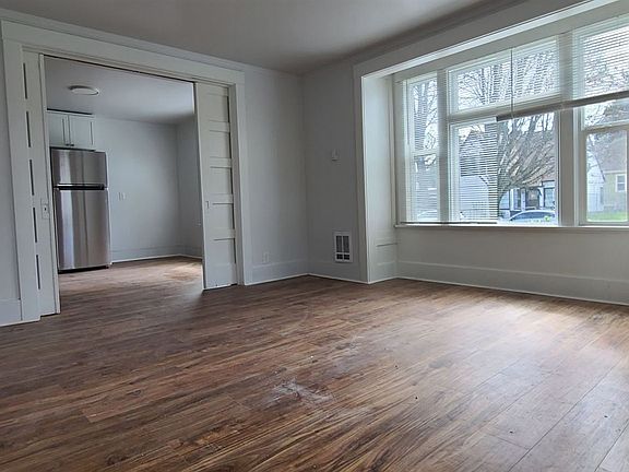 2nd image of 823 S Sheridan Ave #A