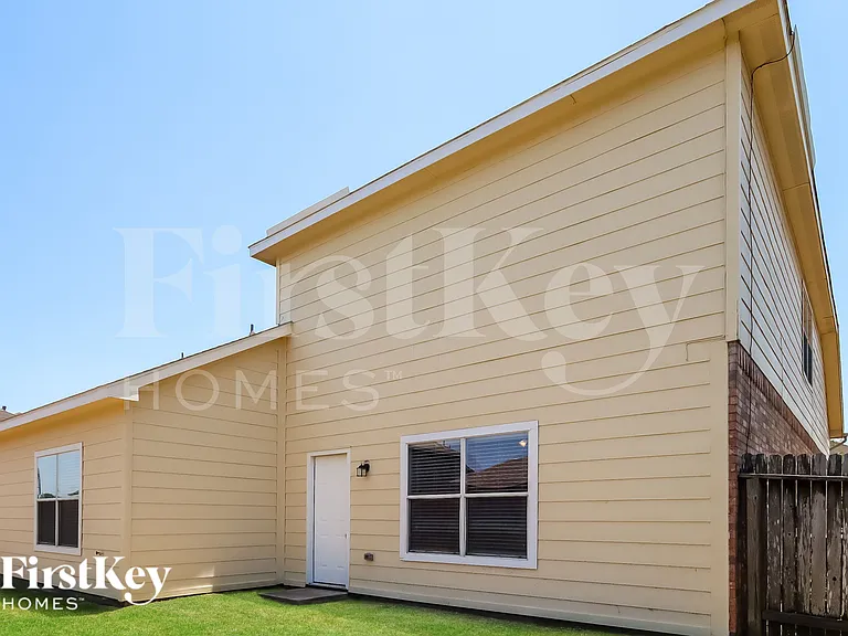 8610 Sunny Gallop Dr — Photo 14
