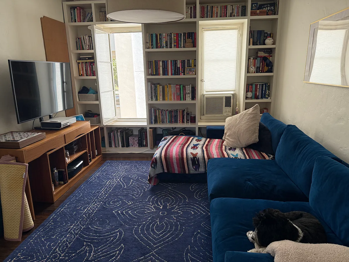 Living Room / Snug - Rexford Dr