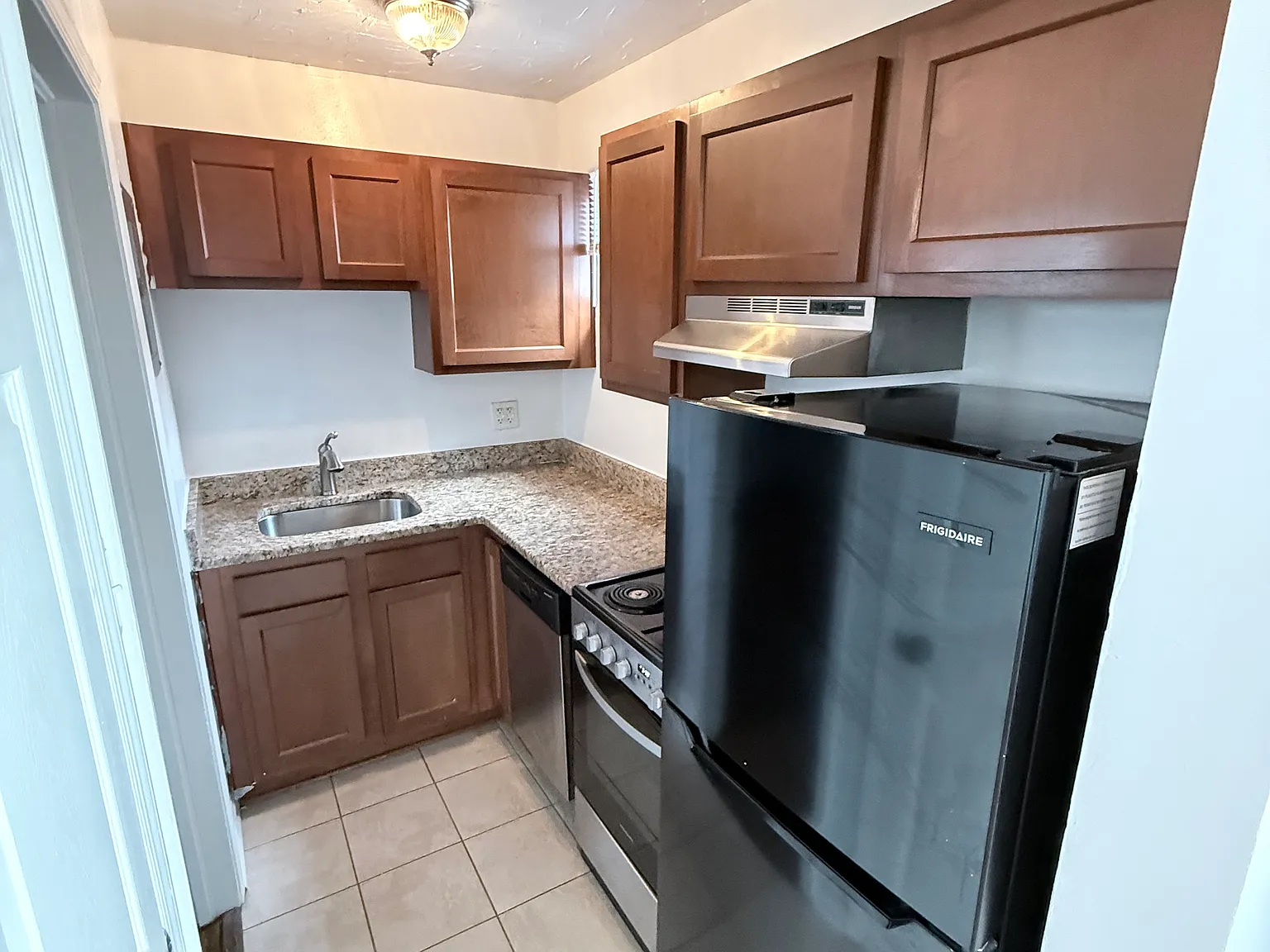1 bed, 475 sqft, $1,200 — Photo 2