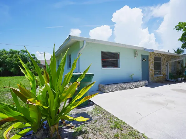 1193 S Alhambra Cir, Naples, FL