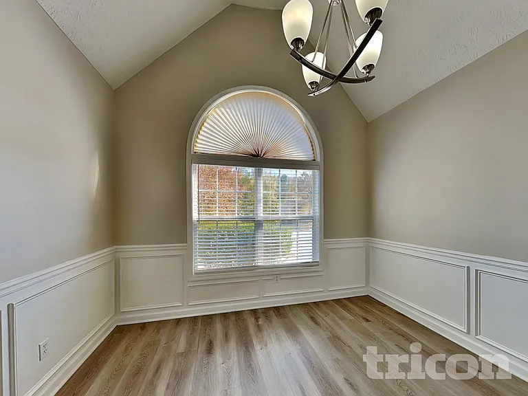 210 Shenandoah Dr — Photo 3