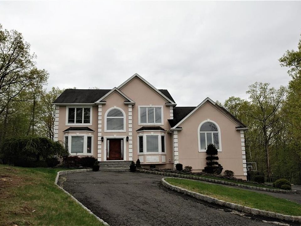 1st image of 29 Pierce Dr