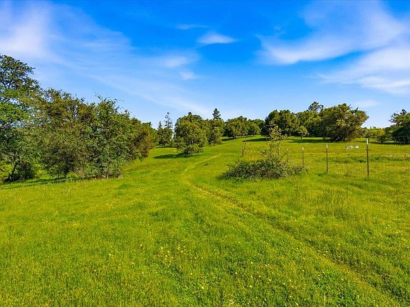 4th image of 10677 Lazy Valley Rd