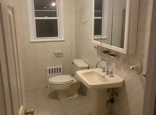 4 Inchcape Rd, Bay Shore, NY 11706