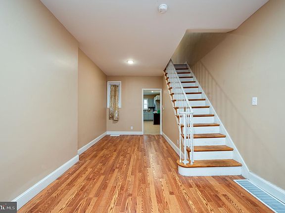 5th image of 1240 Spring St