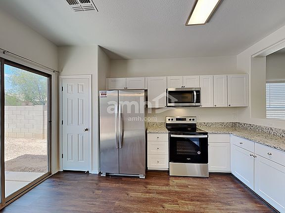 3rd image of 83 W Calle Priscal
