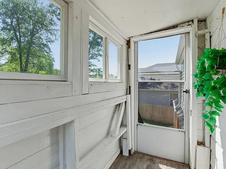 853 Gallavista Ave — Photo 6