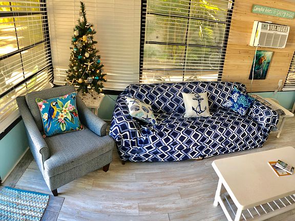 4th image of 1119 Periwinkle Way Unit 164