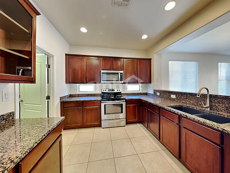 6808 W Ridgeline Rd — Photo 3