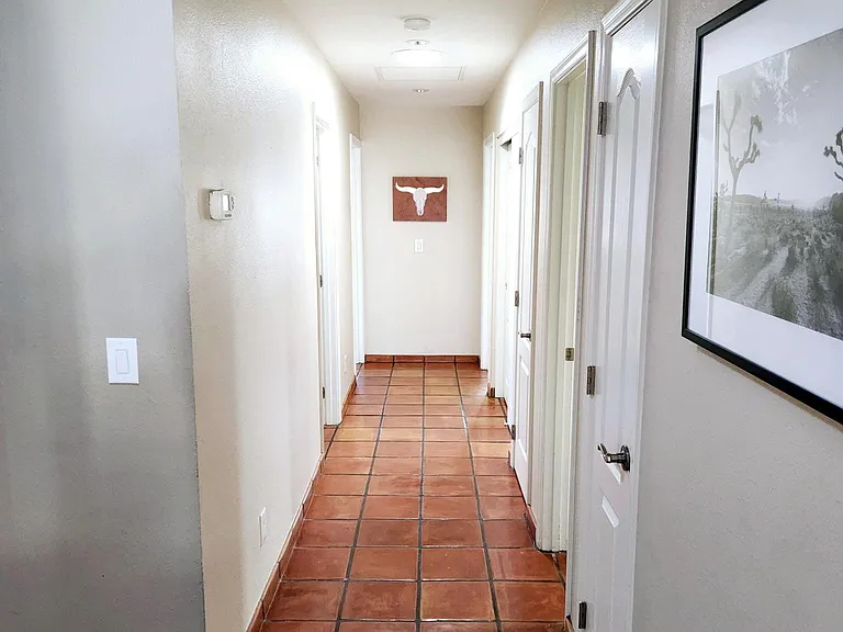1028 E Hermosa Dr — Photo 12