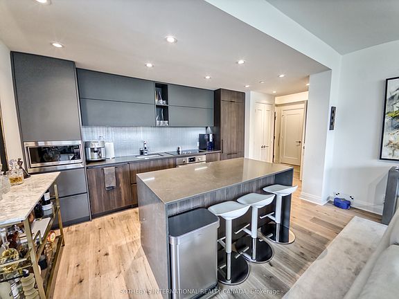 5th image of 151 Avenue Rd #508