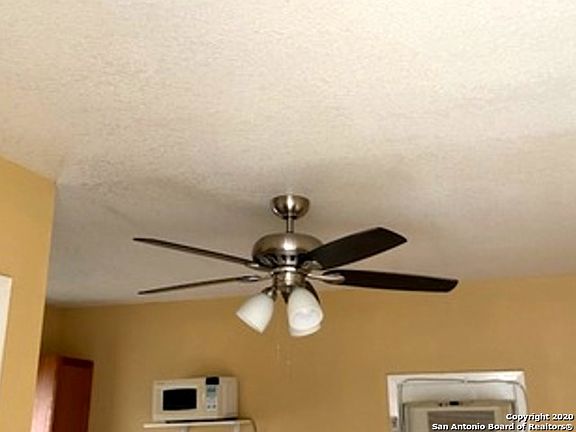 4th image of 104 N Meerscheidt St #2