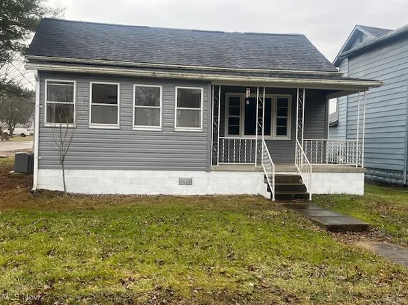 402 Kinzel Ave, Zanesville, OH 43701