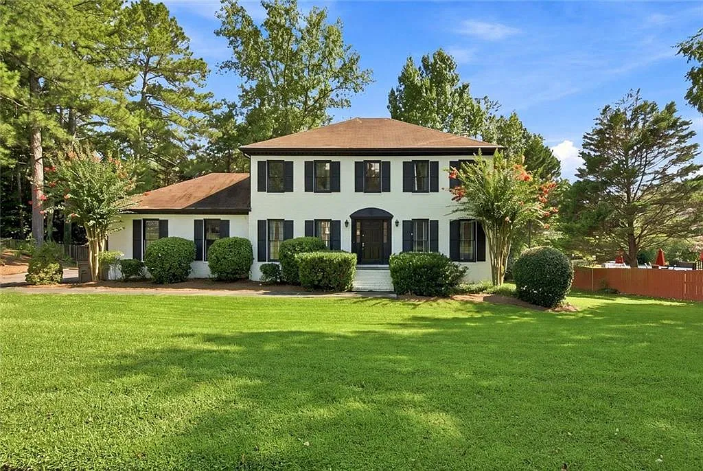 5 bed, 2.5 bath, 3048 sqft, $3,500 — Photo 2