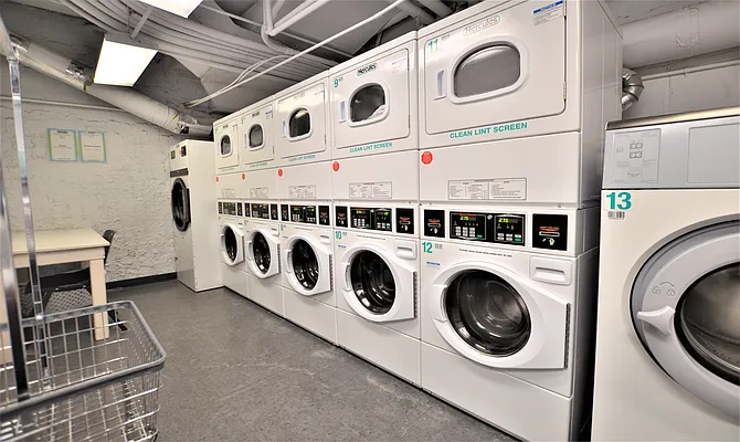 Rented by Manhattan Realty Group | media 25