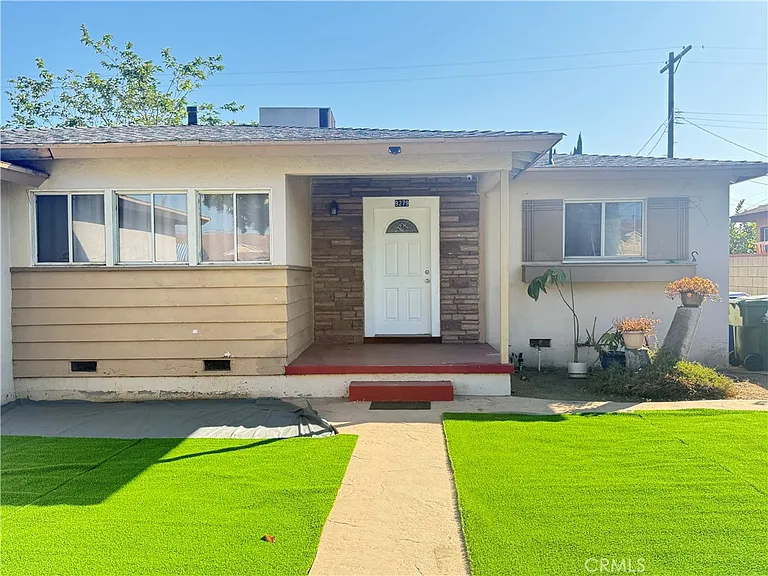 9279 Dorrington Ave — Photo 4