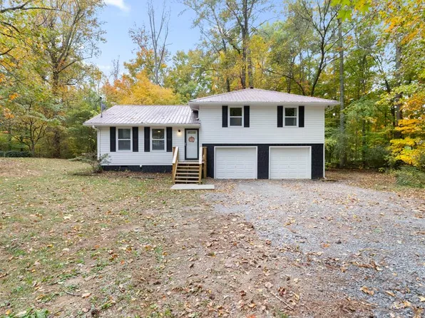 841 Mountain Leaf Dr, Tunnel Hill, GA 30755