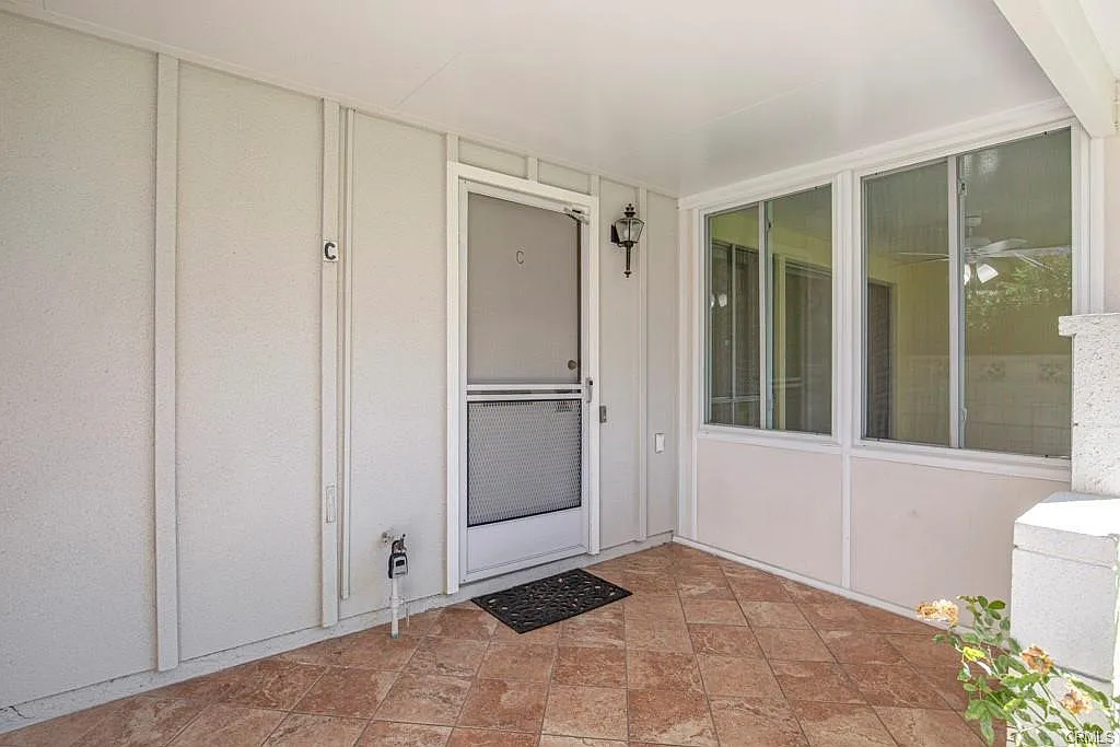 2 bed, 953 sqft, $2,850 — Photo 2