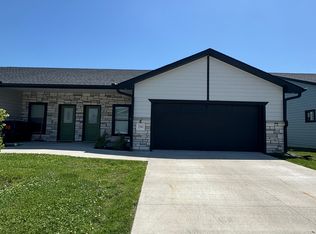 296 Capstone Dr, Fremont, NE 68025