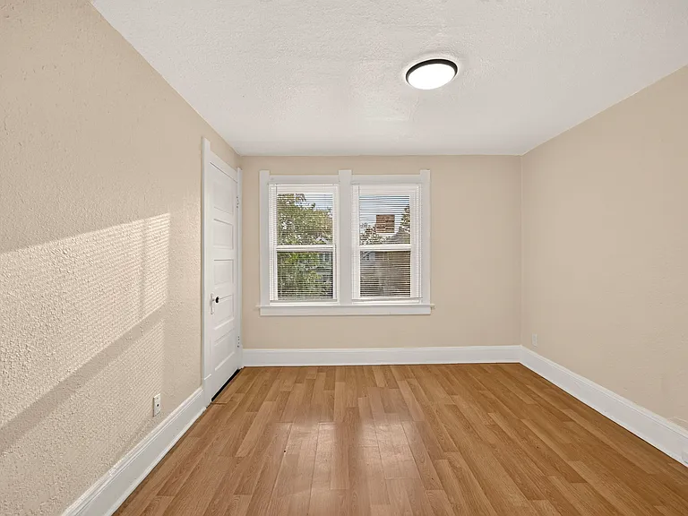3726 Homewood Ave — Photo 31