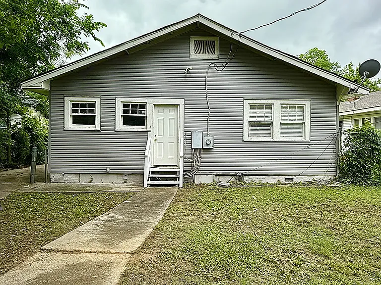 1816 Saint Charles Ave SW — Photo 16