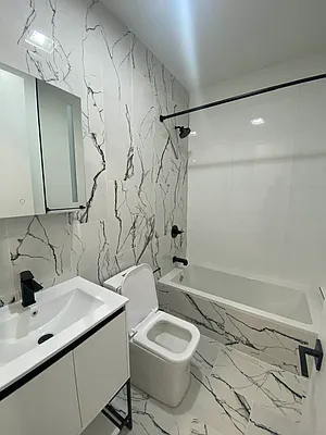 Rented by City Prime Commercial Realty  | media 10