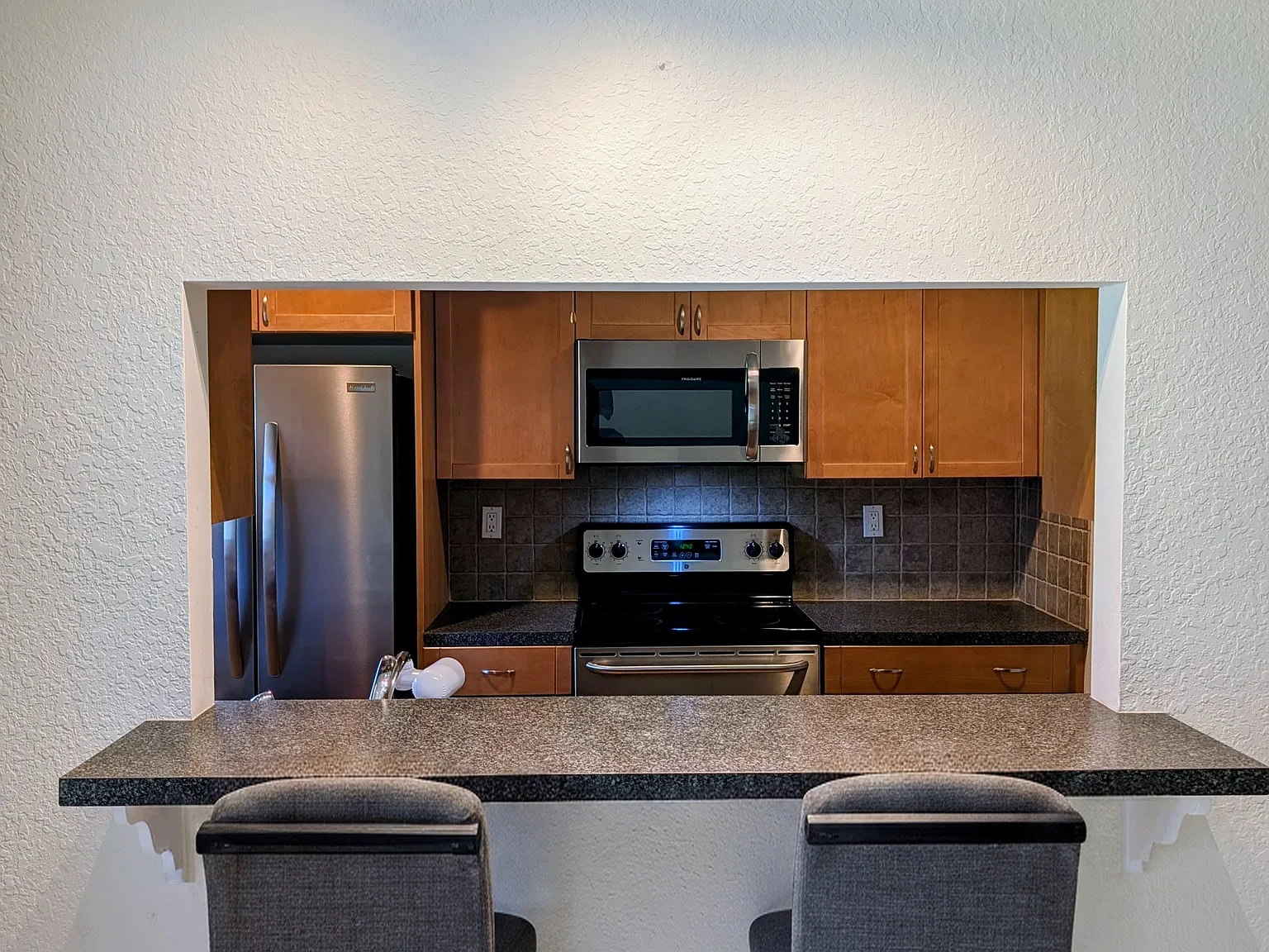 1 bed, 1.5 bath, 1122 sqft, $1,650 — Photo 3