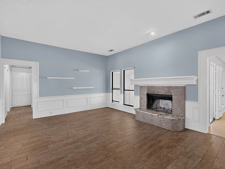 1207 Mistywood Ln — Photo 5