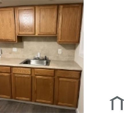 5th image of 2238 S Darien St #1