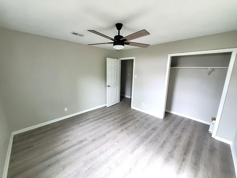 8907 Shepard Dr — Photo 6