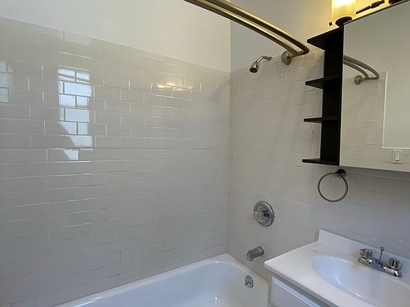 4th image of 901 Washington Ave #5GG