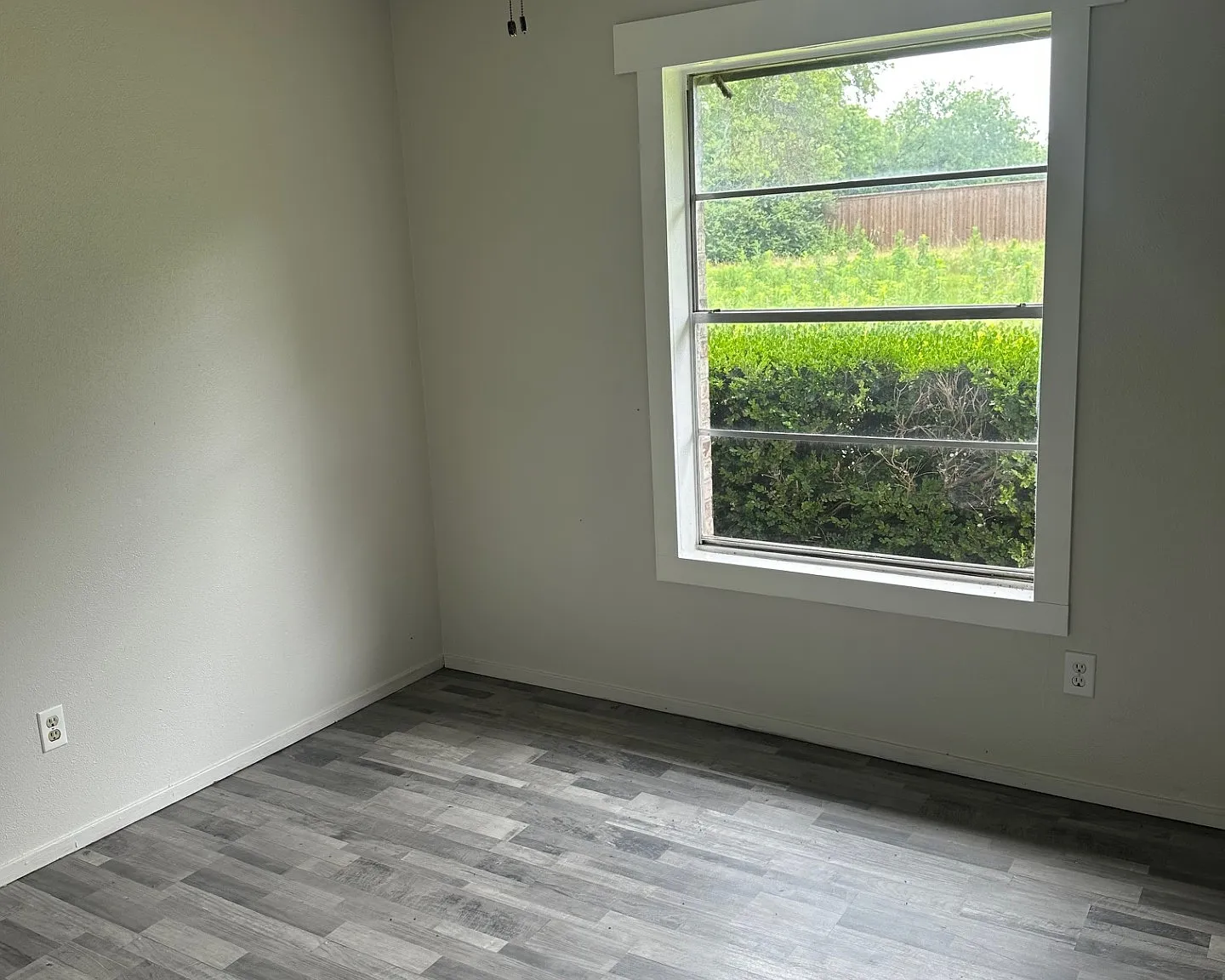 3 bed, 1421 sqft, $1,995 — Photo 1