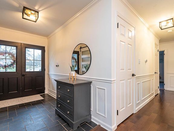 5th image of 1715 E Wexley Rd